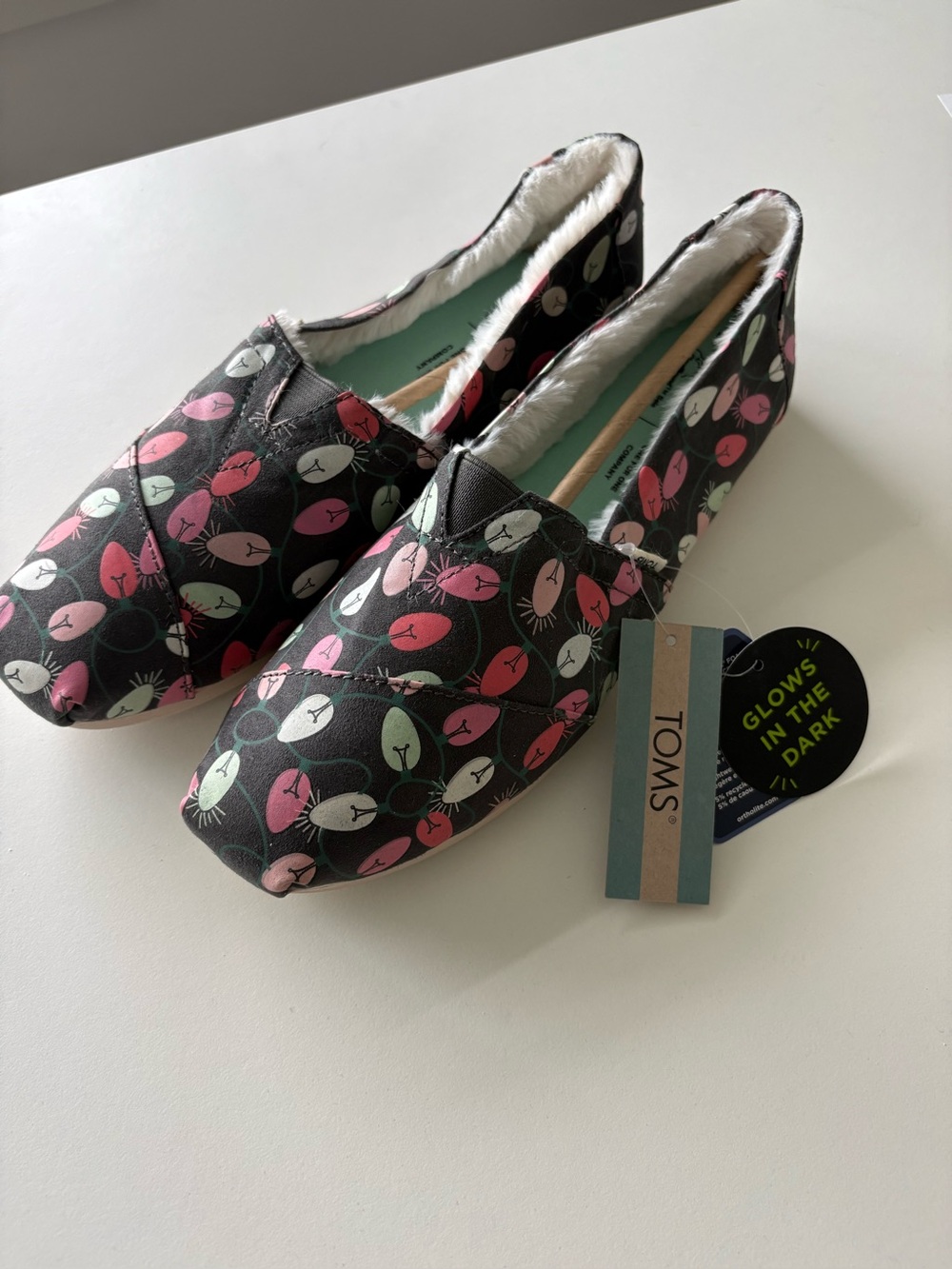Toms Alpargata Christmas Theme Glow In The Dark. Size 8 NWT